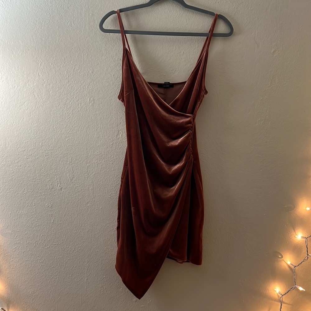 Cute night out dress from F21, size M.